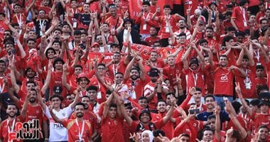 شاهد جماهير الأهلى تشعل أجواء استاد القاهرة قبل مواجهة فاركو بليلة حسم الدورى020 شاهد جماهير الأهلى تشعل أجواء استاد القاهرة قبل مواجهة فاركو بليلة حسم الدورى