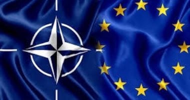 السفير الأمريكي لدى الناتو: الولايات المتحدة ستبقى موجودة مع الحلف