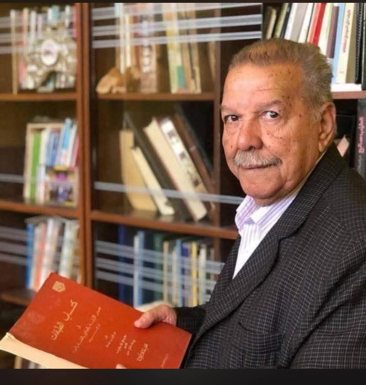 رئيس الوزراء ينعي الصحفي الكبير نور الدين مدني