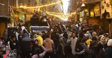 احتفال أسطورى لأهالي إمبابة لحظة إطلاق مدفع رمضان.. صور