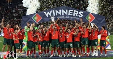 مراسم تتويج منتخب البرتغال بدوري الأمم الأوروبية.. رونالدو يرفع الكأس.. صور020 مراسم تتويج منتخب البرتغال بدوري الأمم الأوروبية.. رونالدو يرفع الكأس.. صور