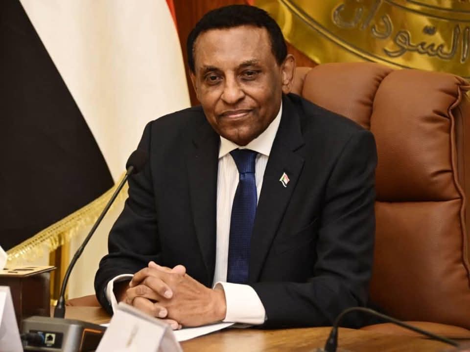 د. كامل إدريس يجري اتصالا هاتفيا مع رمضان لعمامرة ويكشف موعد تشكيل الحكومة