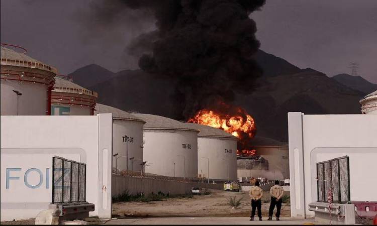 تعليق عمليات تحميل النفط في ميناء الفجيرة بعد الهجوم