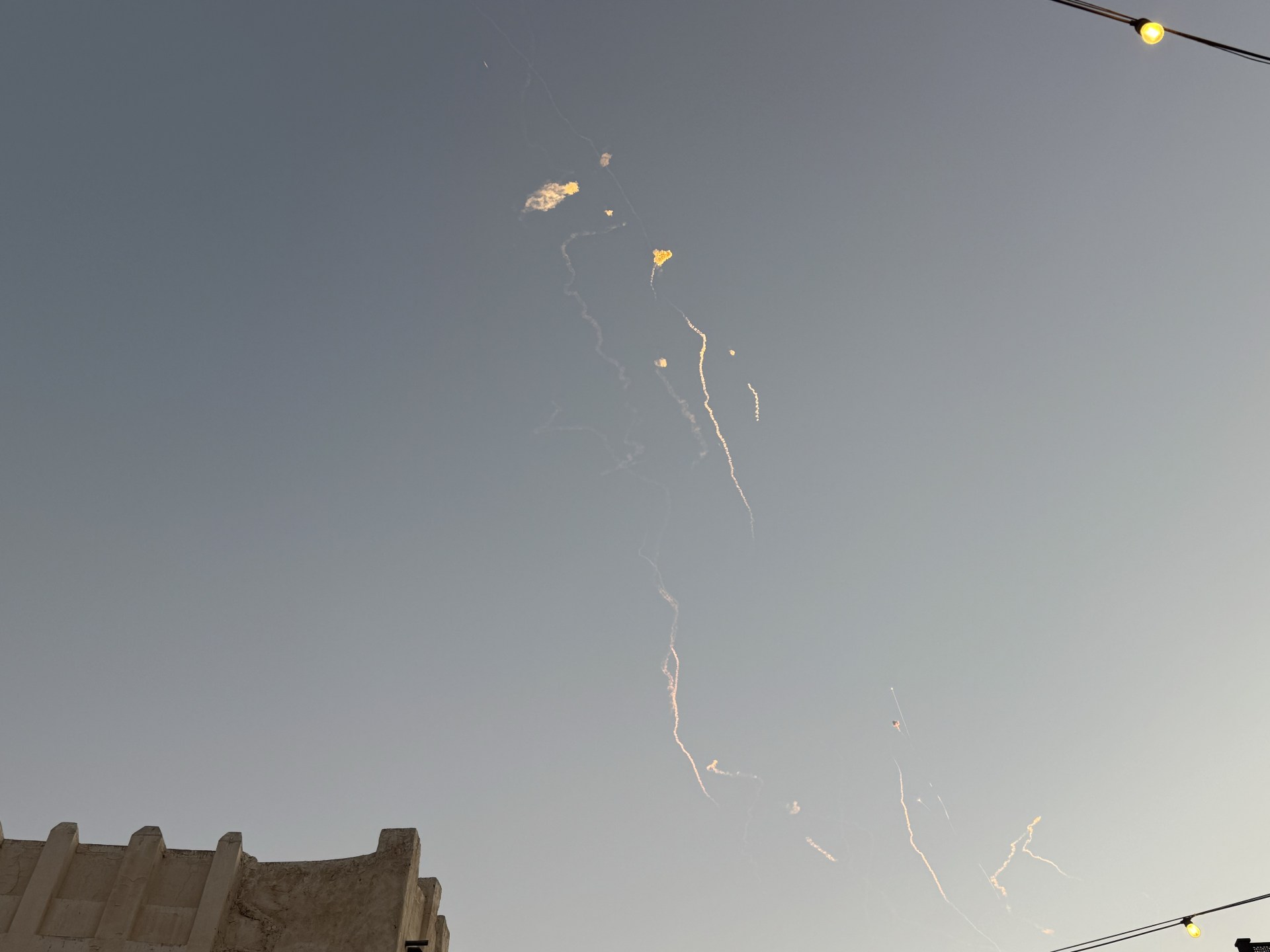 قطر والسعودية والإمارات تعترض هجمات صاروخية جديدة