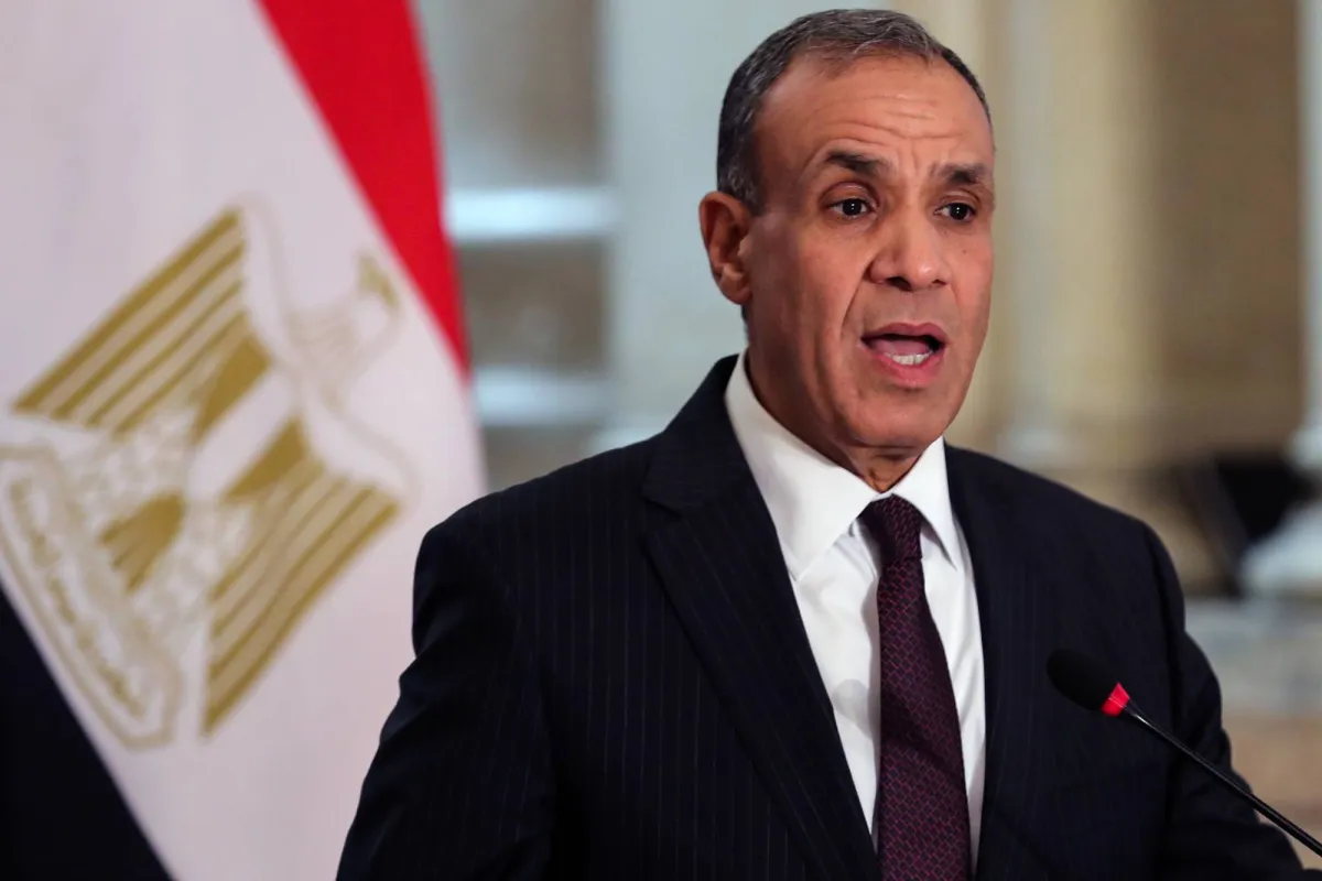 وزير خارجية مصر يتوجه إلى قطر في مستهل جولة خليجية