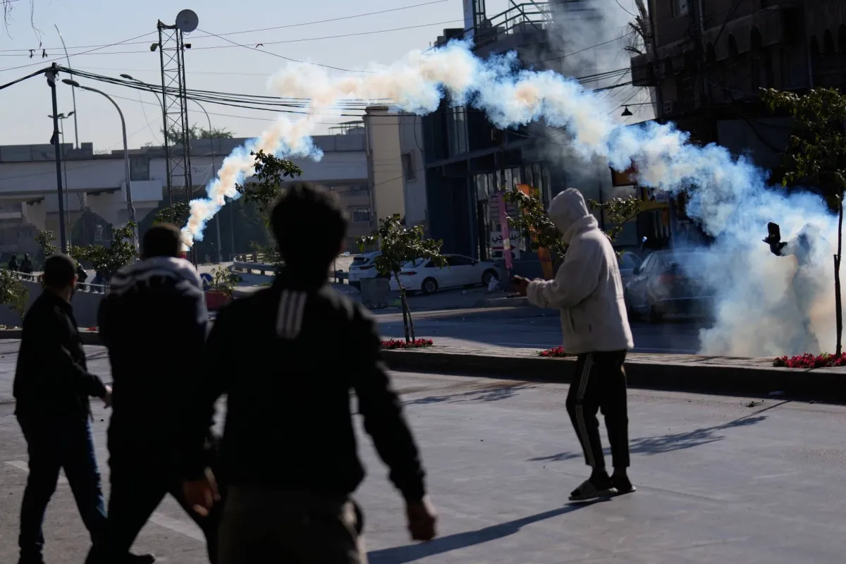 الأمن العراقي يمنع جمهور الفصائل  المسلحة من الوصول إلى السفارة الأميركية