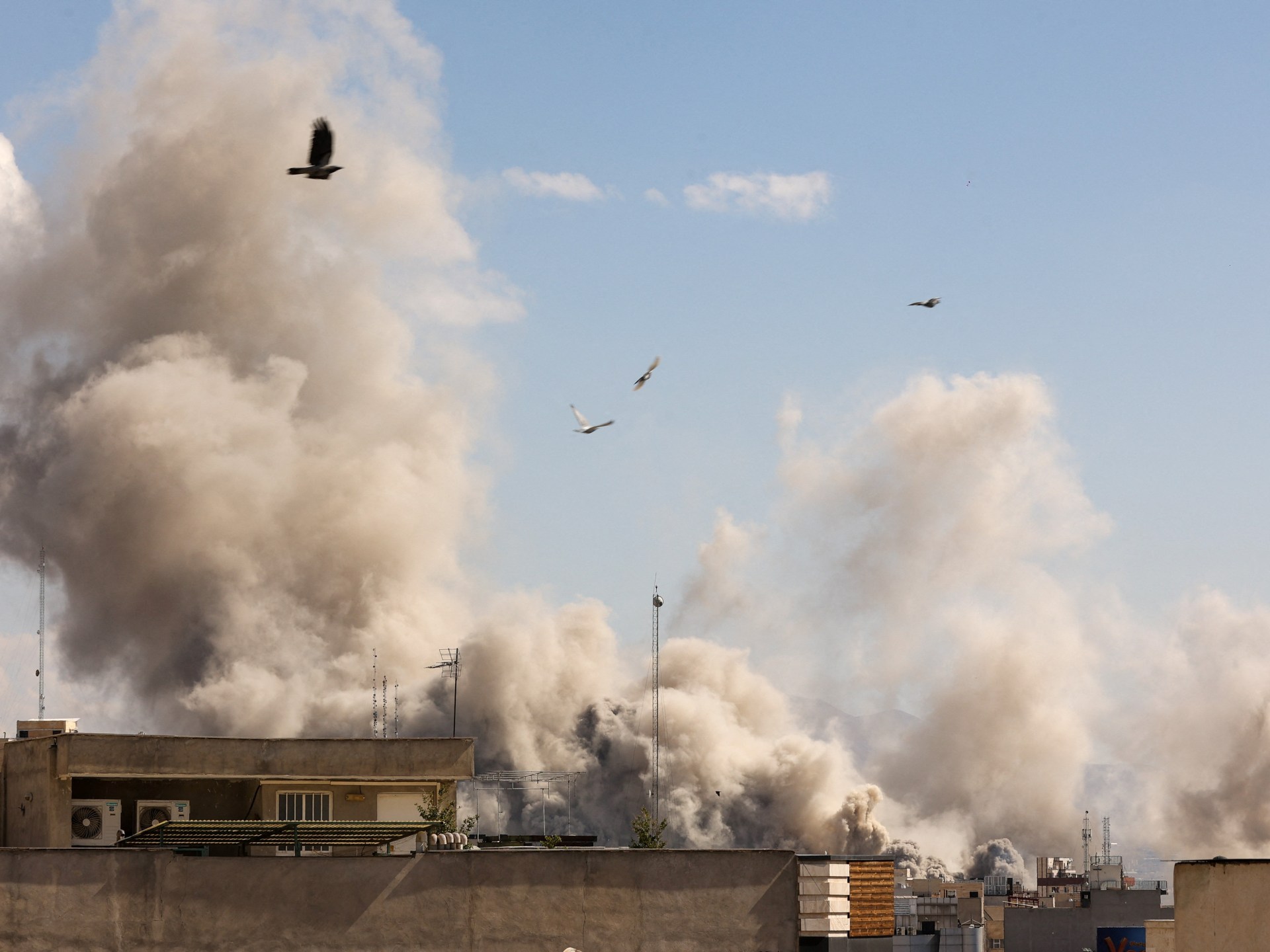 إسقاط الأنظمة ثم الفوضى.. حرب إيران تعيد طرح أسئلة أمريكا القديمة
