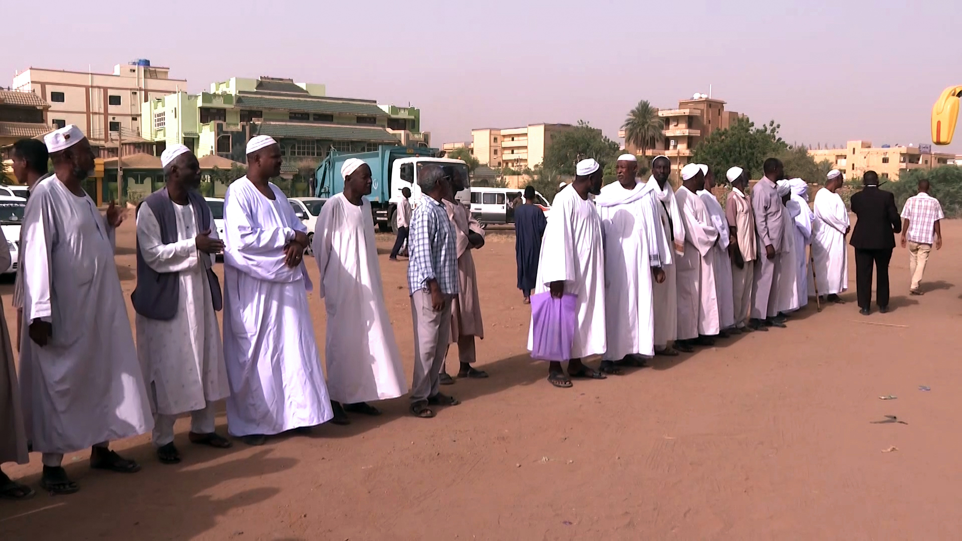 آلاف السودانيين يتوجهون إلى الحج رغم ظروف الحرب