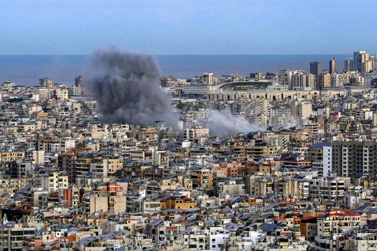 غارة إسرائيلية على ضاحية بيروت... وبدء مداهمة بجنوب لبنان