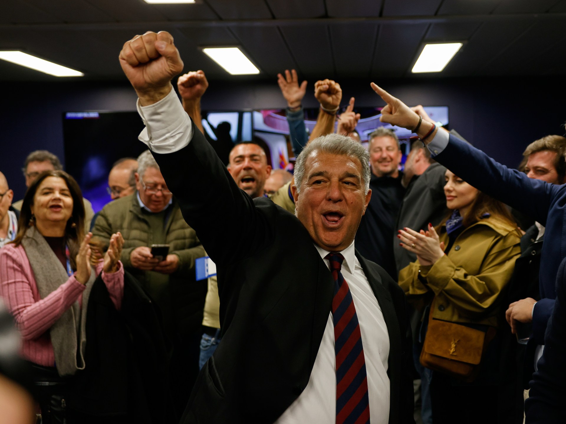 لابورتا رئيسا لبرشلونة لولاية رابعة بفوز كاسح على فونت