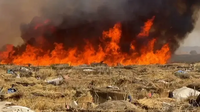 حريق هائل يقضي على مخيمات نازحين بمنطقة طويلة بشمال دارفور