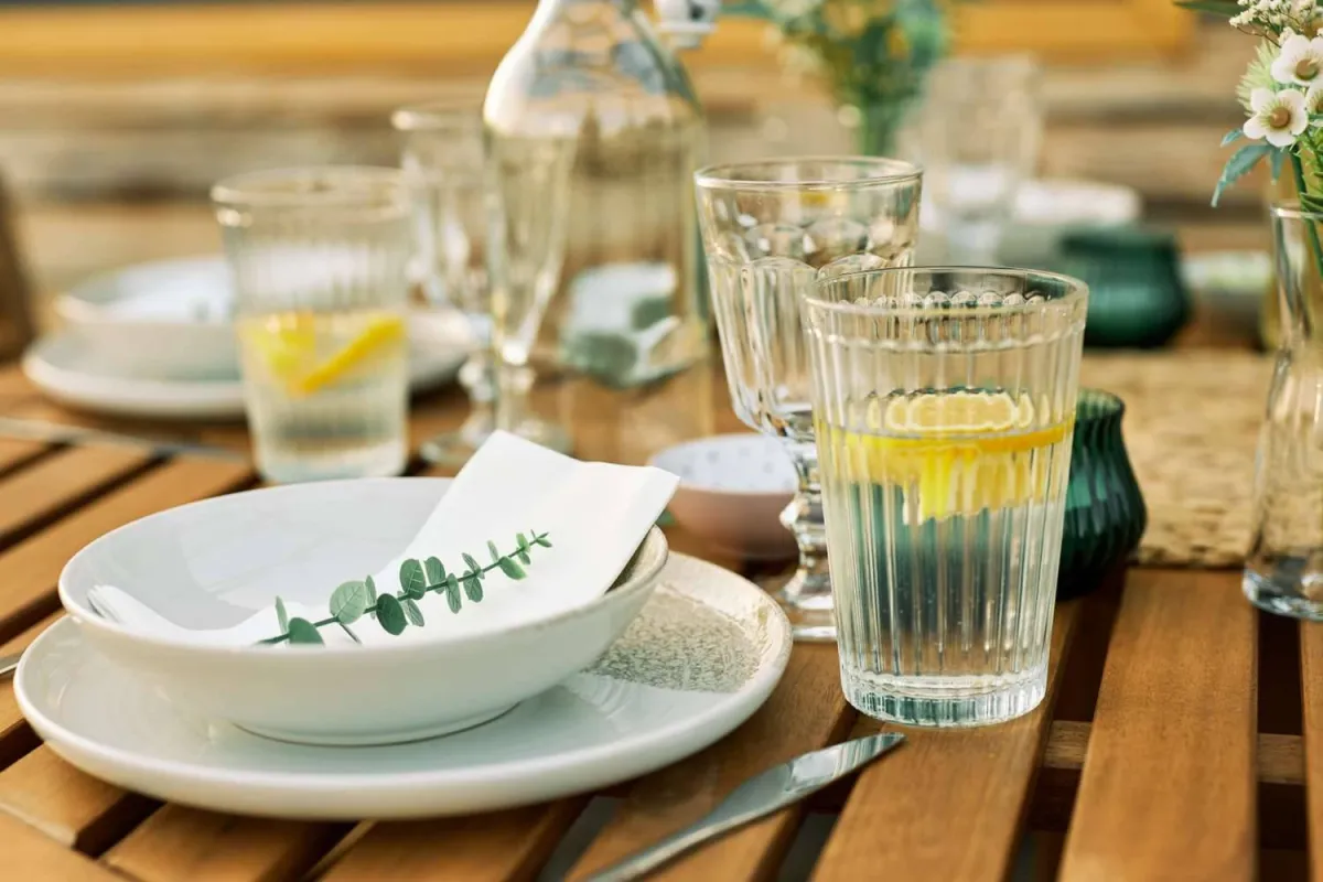 متى ينصح بتجنب شرب الماء مع الوجبات