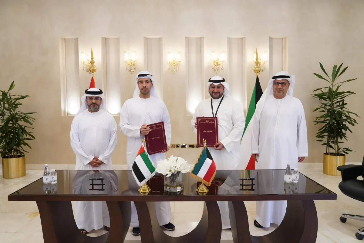الكويت تبرم عقدا مع الإمارات لتوريد زوارق صاروخية بـ2.4 مليار دولار020 الكويت تبرم عقدا مع الإمارات لتوريد زوارق صاروخية بـ2.4 مليار دولار