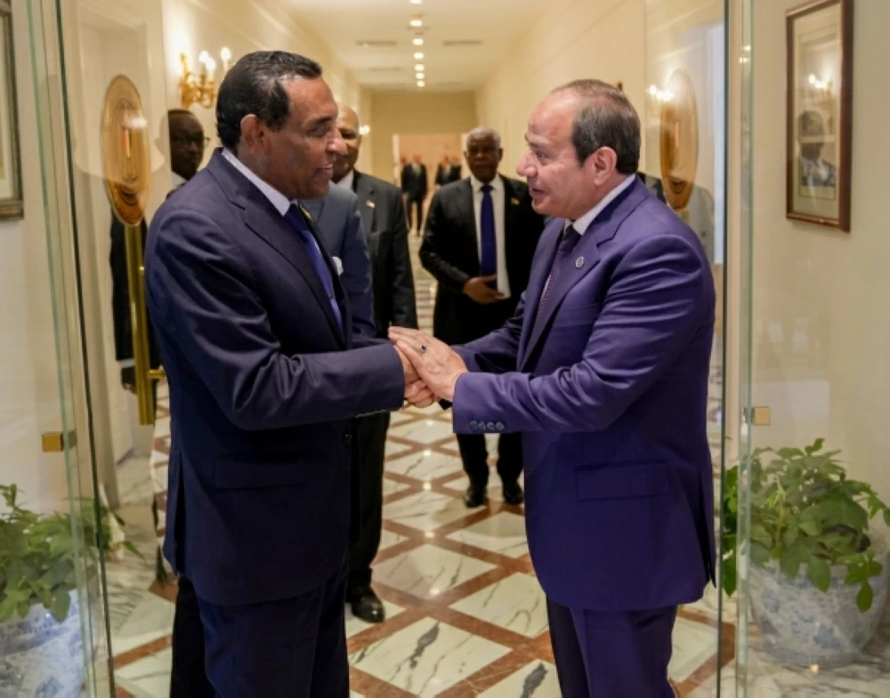 القاهرة تستقبل كامل إدريس وحملات أمنية تلاحق سودانيين في مصر