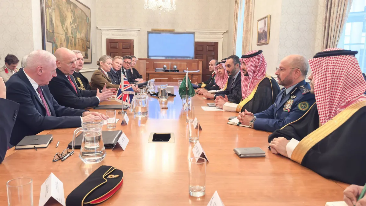 لقاء سعودي بريطاني يستعرض التعاون الدفاعي020 لقاء سعودي بريطاني يستعرض التعاون الدفاعي