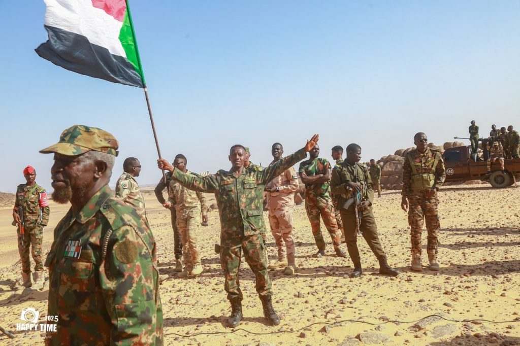 الجيش يعلن استعادة معسكربلامو