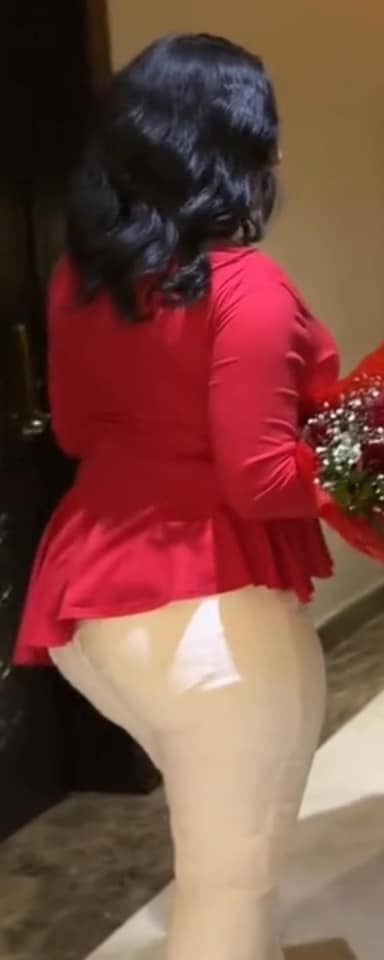 شاهد بالصورة والفيديو.. بأزياء فاضحة .. المودل والراقصة السودانية آية أفرو تحتفل بــالفلنتاين وتستقبل الهدايا داخل أحد الفنادق بالمملكة020 شاهد بالصورة والفيديو.. بأزياء فاضحة .. المودل والراقصة السودانية آية أفرو تحتفل بــالفلنتاين وتستقبل الهدايا داخل أحد الفنادق بالمملكة