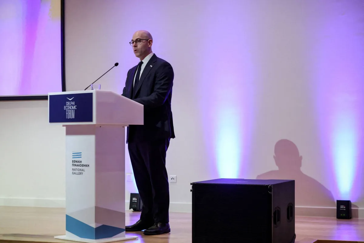 ميران المقرب من ترمب: مخاطر الصراع الإيراني لا تبرر تأجيل خفض الفائدة