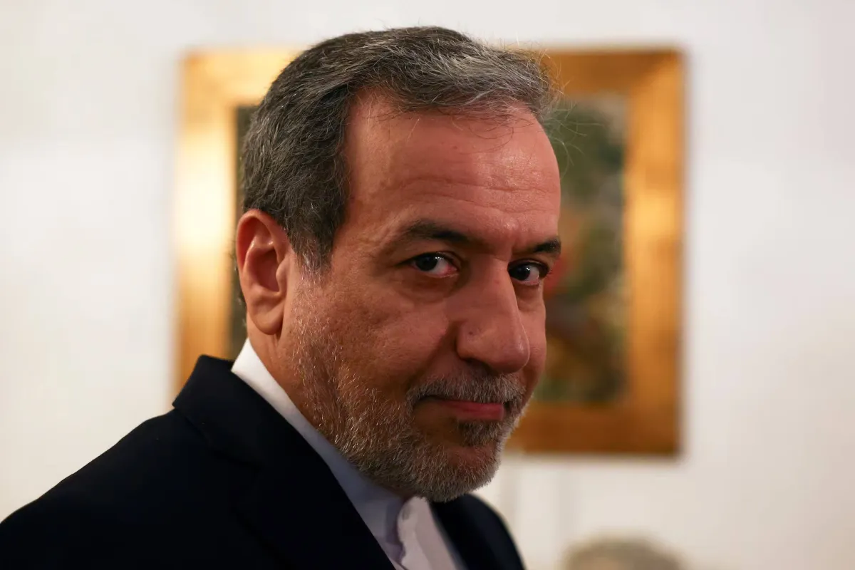 عراقجي يحذر بريطانيا من التواطؤ في العدوان الأميركي الإسرائيلي على إيران