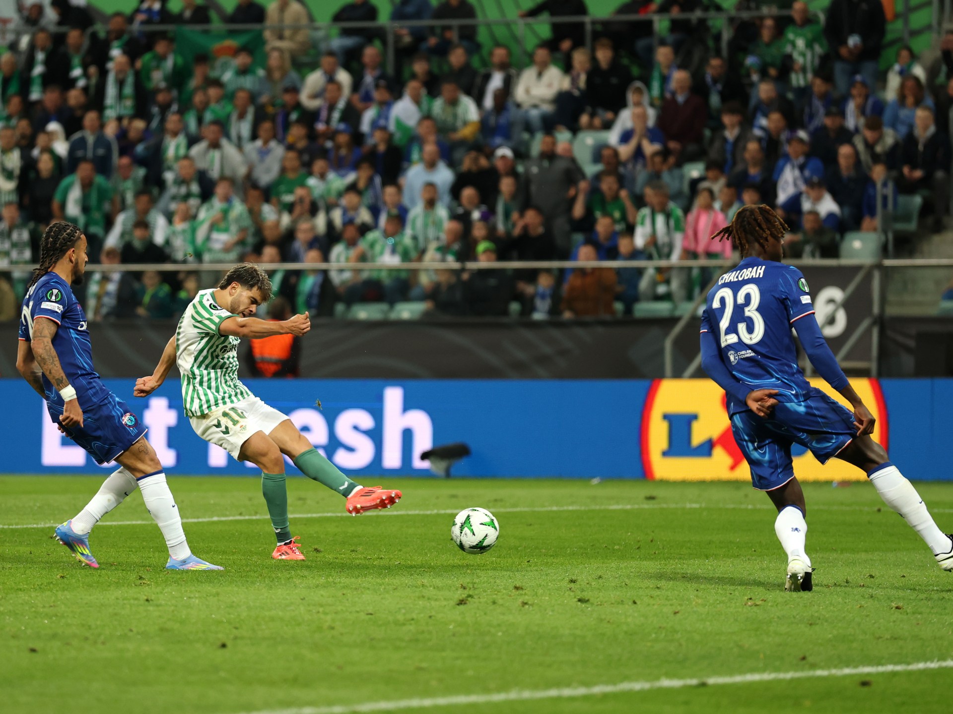 مباشر.. مباراة تشلسي ضد ريال بيتيس 01 في نهائي دوري المؤتمر الأوروبي