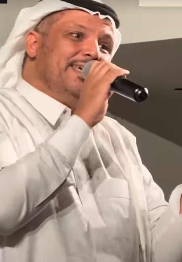 شاهد بالصورة والفيديو.. باحث سعودي يبهر الحاضرين بحفظه للثقافة والغناء السوداني بشعرائه ويتسبب في بكاء العازف إسماعيل عبد الجبار020 شاهد بالصورة والفيديو.. باحث سعودي يبهر الحاضرين بحفظه للثقافة والغناء السوداني بشعرائه ويتسبب في بكاء العازف إسماعيل عبد الجبار