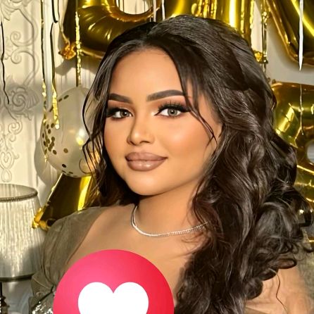 شاهد بالفيديو.. كشفت عن مجال دراستها وطبيعة عملها بالقاهرة.. عروس الموسم الحسناء حنين محمود عبد العزيز تخطف الأضواء في أول ظهور لها مع عمها الممثل وتوأمها حاتم
