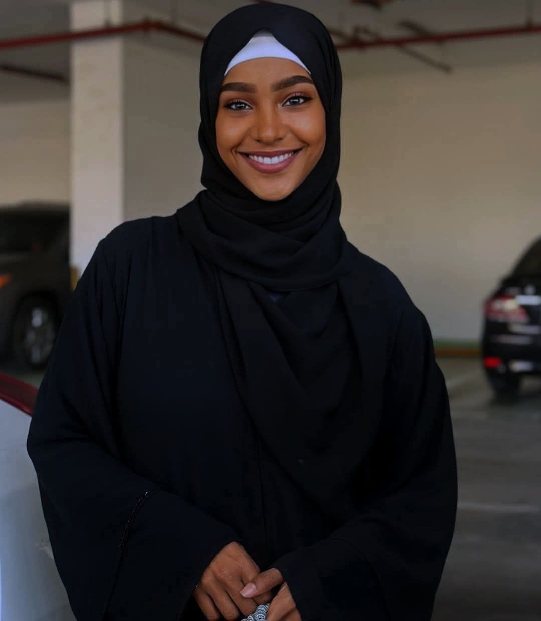 شاهد بالصورة.. المودل السودانية الحسناء تسابيح دياب تخطف الأضواء وتبهر المتابعين بالحجاب بعد أدائها فريضة الحج والجمهور يتغزل: ملكة جمال الكون020 شاهد بالصورة.. المودل السودانية الحسناء تسابيح دياب تخطف الأضواء وتبهر المتابعين بالحجاب بعد أدائها فريضة الحج والجمهور يتغزل: ملكة جمال الكون